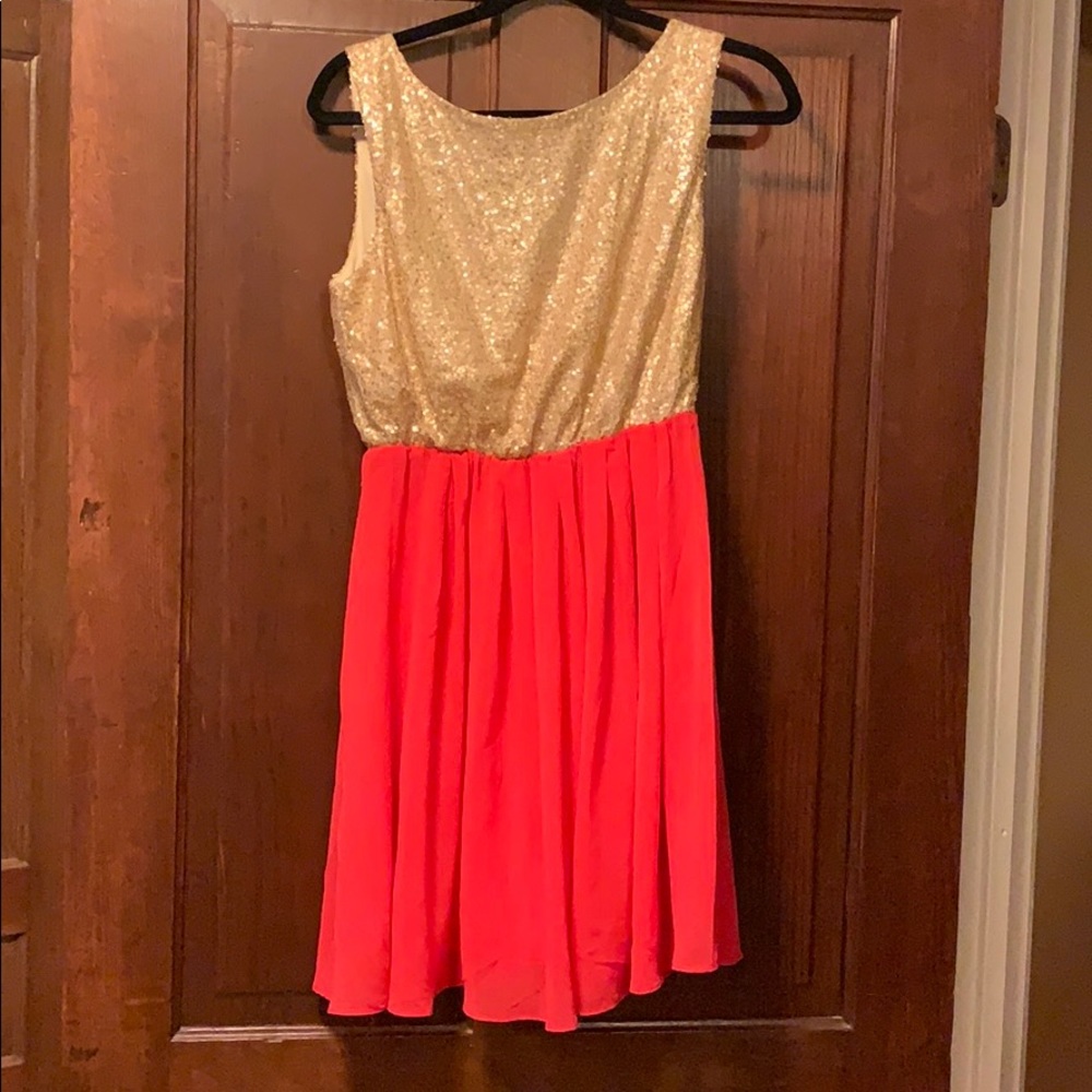 ✨5 for $20✨ Gold and Coral sequin dress